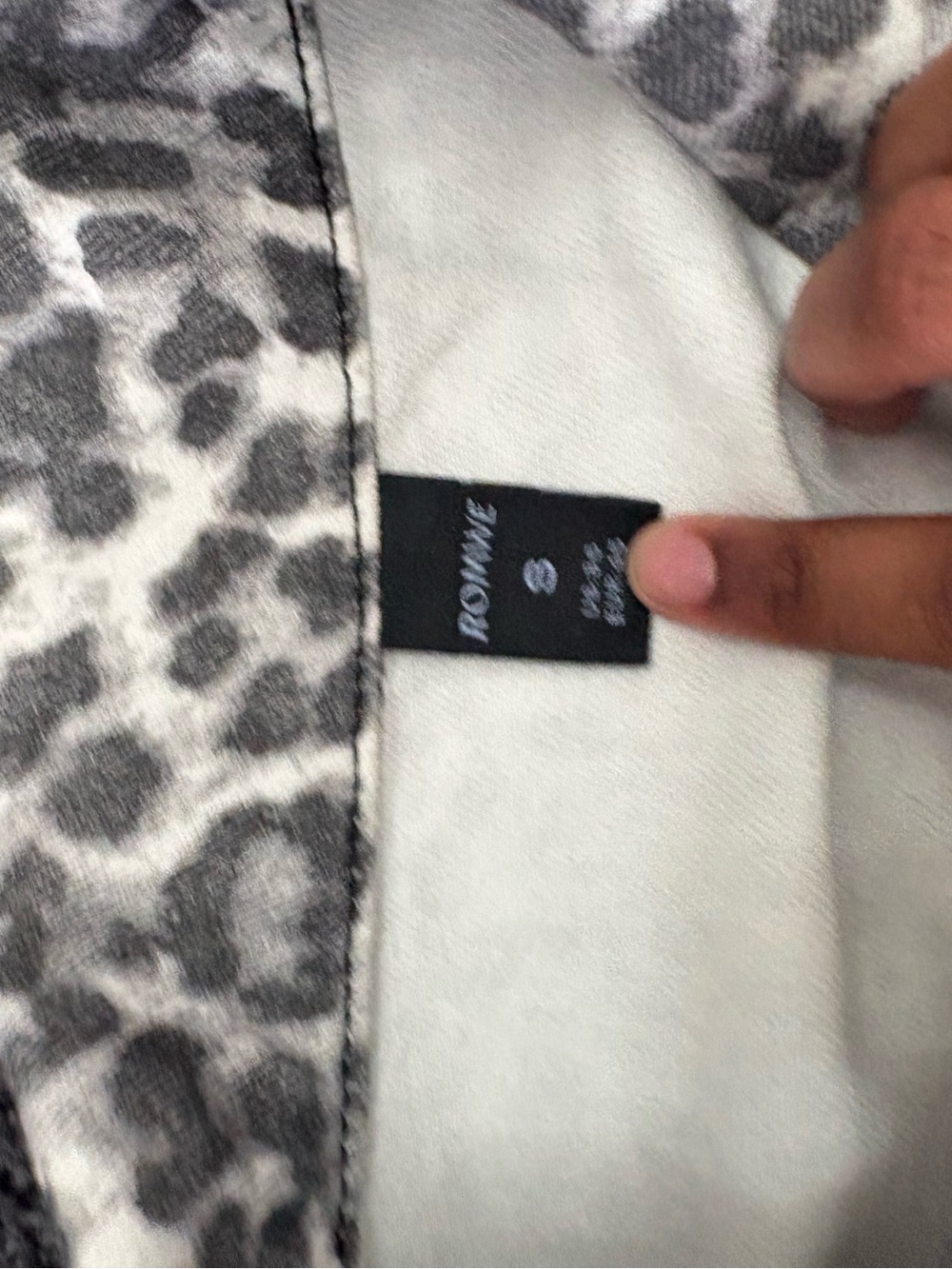 ROMWE Gray Leopard Print Cardigan+GUAPI Designer Pants - Picture 6 of 16
